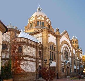 3.2.4. Јеврејска синагога Налази се у Јеврејској улици и то је једна од четири синагоге које данас постоје у Србији. Изграђена је у периоду од 1906. до 1909. године.