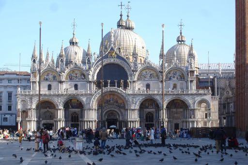 Itinerary: October 18, 2019 BREAKFAST AT THE HOTEL WALKING TOUR OF VENICE Focus on the area of St.