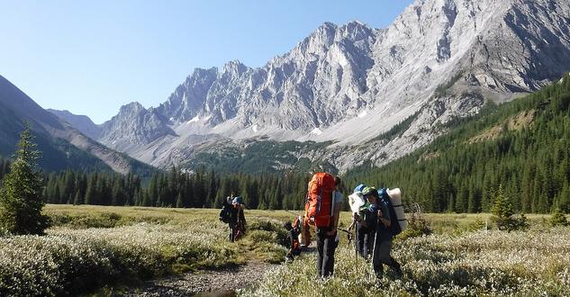 OUTWARD BOUND COURSES AVAILABLE in 2017 Rocky Mountain Discovery (1): July 28 August 17, 2017 (Travel July 27 / August 18) Rocky Mountain Discovery (2): August 4 24, 2017 (Travel August 3 / August