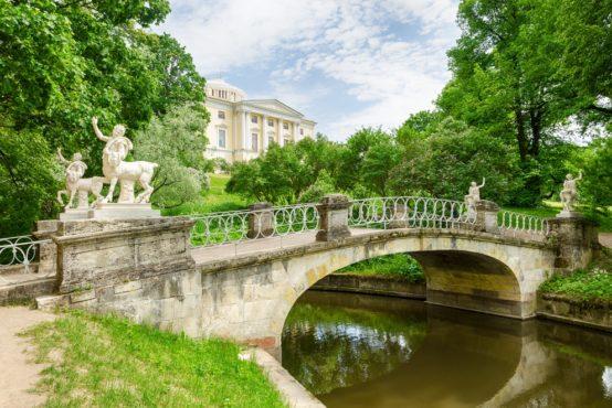 After breakfast continue your city break to St Petersburg with a private transfer Peterhof, the world-famous palace, fountain and park