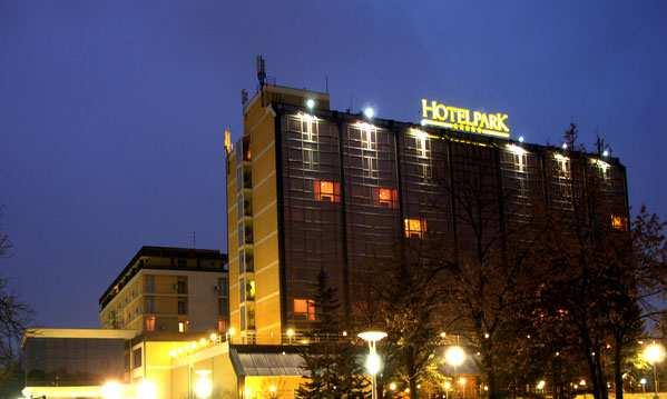ACCOMMODATION HOTEL PARK HQ Park Hotel is situated near the town centre, next to the Novi Sad Fair; therefore, the Hotel is the right choice for business people!