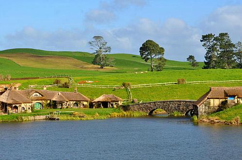 3) Lord of the Rings Hobbiton movie set tour Travel by air conditioned coach through the rich farmland of the Waikato region, before arriving at "the Shire".