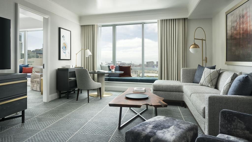 Design Guest Rooms & Suites SAN FRANCISCO AT ITS FINEST Find a serene hideaway above San Francisco in our spacious 277 guest rooms and suites, offering sleek décor in soft, restful colour palettes.