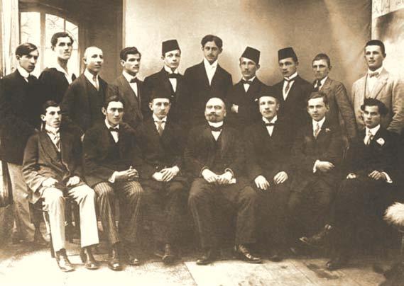 23 те низ судских процеса против присталица југословенског уједињења, а хајка је кулминирала чувеним Бањалучким велеиздајничким процесом 1915 16. године. Јесен 1918.