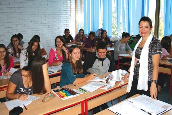 69 У међувремену, 1993. године донесен је нови наставни план и програм за гимназије у Републици Српској по коме су предвиђена три смјера: општи, друштвено-језички и природно-математички.