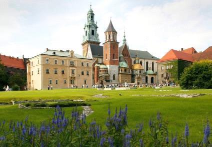 Krakow, a royal city with a long and rich tradition, is majestically situated on the Vistula River. Here, history becomes intertwined with the present day.