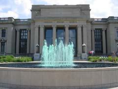 Your Destination St. Louis tour guide will highlight the history of Meet Me in St. Louis at Forest Park - the site of the 1904 World s Fair and one of the largest city parks in the United States.