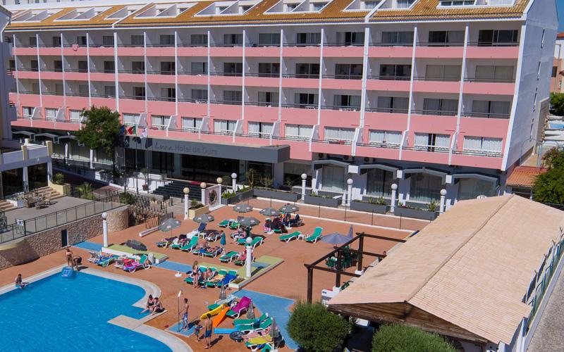 Algarve Luna Hotel da Oura (3 nights) RATES Rates per person, for maximum 3 pax, valid for 2017. 01.04.-30.04. 01.05.-30.09. 01-31.10. In double/ twin room 1.593,00 EUR 1.808,00 EUR In single room 2.