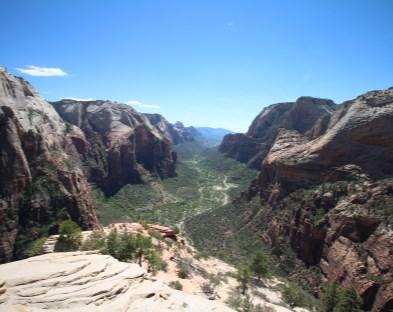 The following days see us hike into the canyon along a choice of classic trails - Bright Angel and Kaibab Trails.
