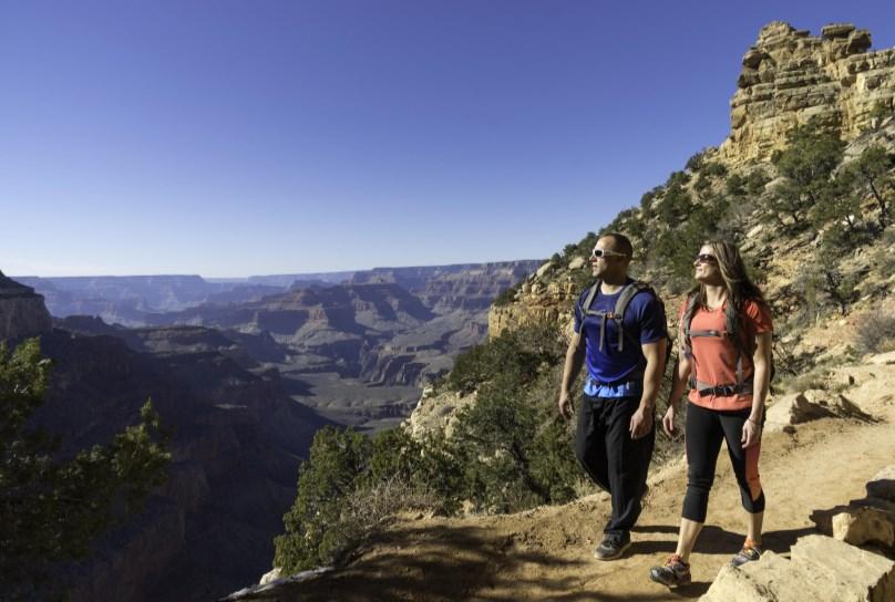We start with a trek approximately 10-15km out along the south rim trail that without a doubt gives some of the most spectacular views of