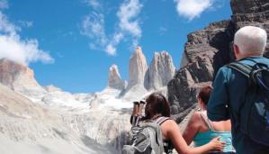 Lakes, rivers, colorful flowing cascades, and the majestic Paine Massif together with the surrounding flora and fauna will be the traveler s experience throughout this excursion.