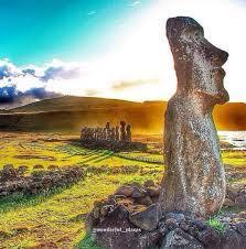 Then we will visit Rano Raraku, the main quarry of the Rapa Nui to create the stone bodies of the maoi.