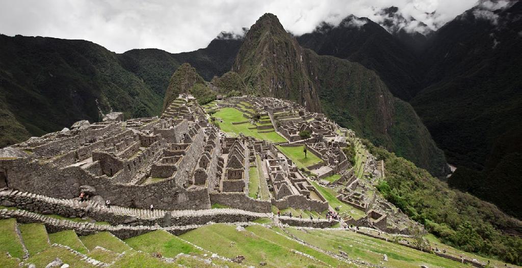Inca Dream 9 days / 8 nights get inspired by Cusco, Machu Picchu and the Sacred Valley of the Incas - marvel in front of the majesty of the Andes Mountains - relax in the silence and colors of Lake