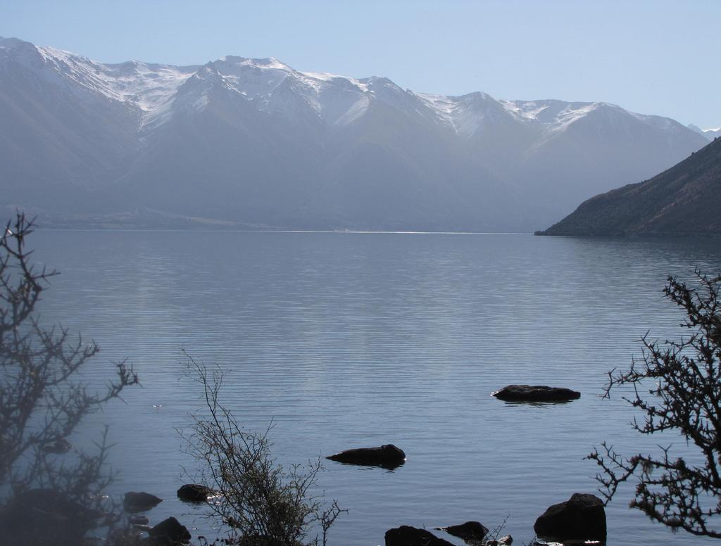 Day 4: Monday 9 April - Wanaka to Lake Ohau Our meandering travels today take us over the Lindis Pass and into the vast Mackenzie Basin.