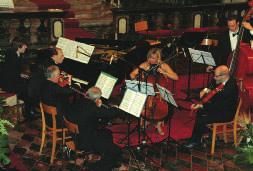 Zaigrala sta melodiozno, ritmično skladbo, s češkim navdihom, Antonina Dvořaka: Sonatina v G-duru op. 100.