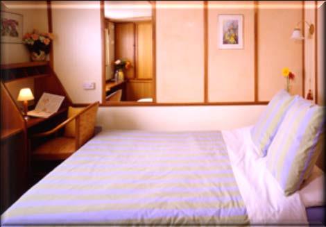 BEDDING CONFIGURATION & SIZE All cabins have flexible bedding configurations. Each cabin may be fitted with either two (2) twin beds or one (1) double bed.