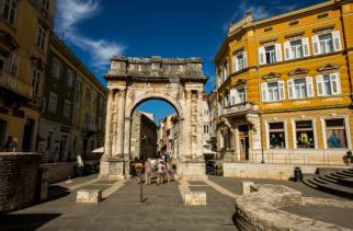 12. PULA & HOUSE OF OLIVE OIL Half-day Tour Pula with its numerous sights including a very famous historical Roman amphitheatre,