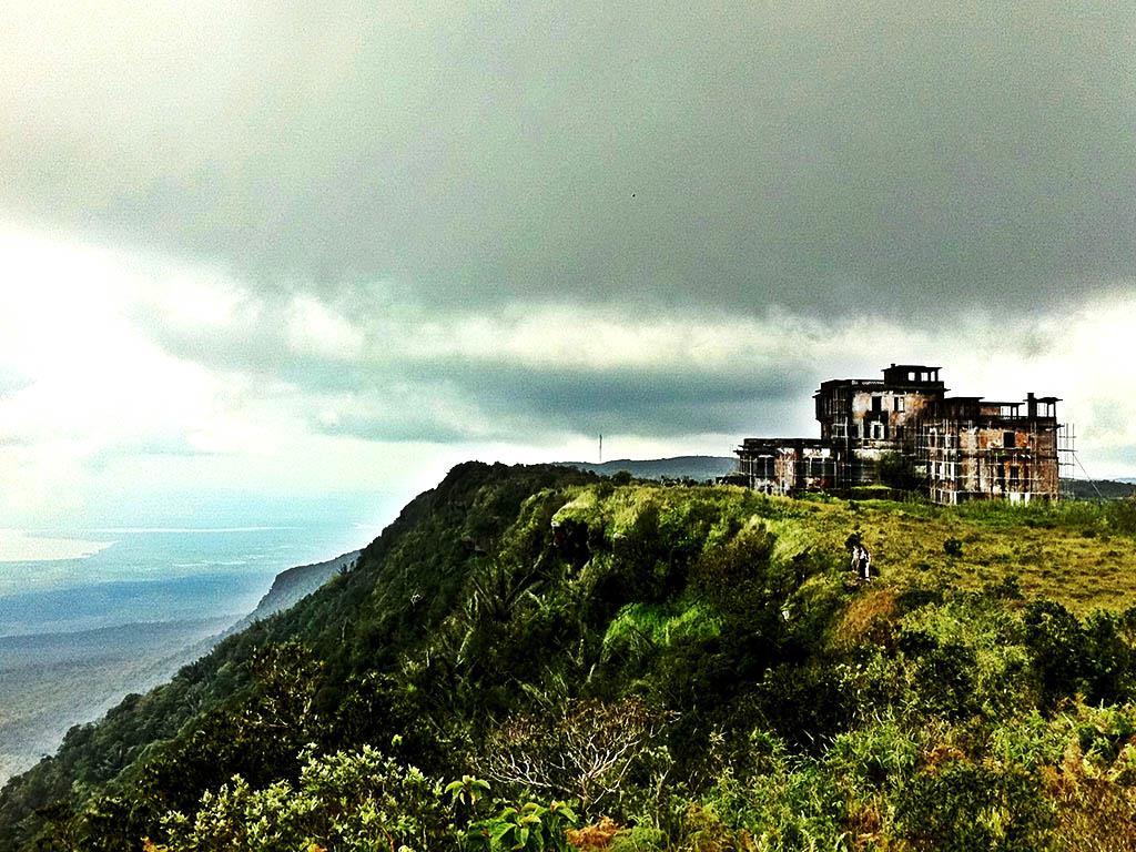 07:00-14:00 Start the day with an (optional) mammoth Bokor Mountain cycle challenge!