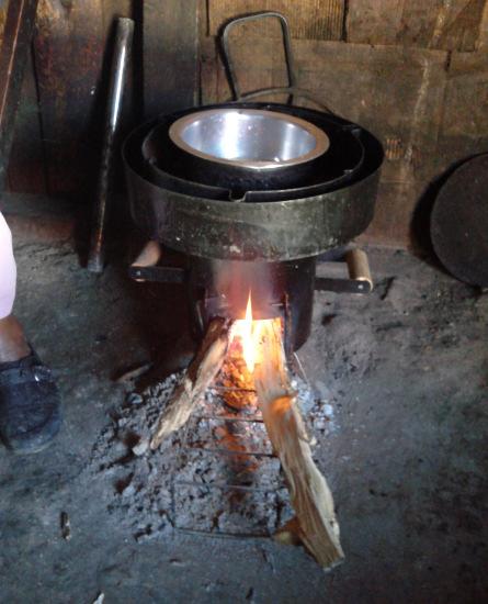 households. The evaluation was planned to test the impact of the stoves in typical households under normal conditions and usage patterns.