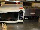 TOASTER & SHARP MICROWAVE OVEN 81 60