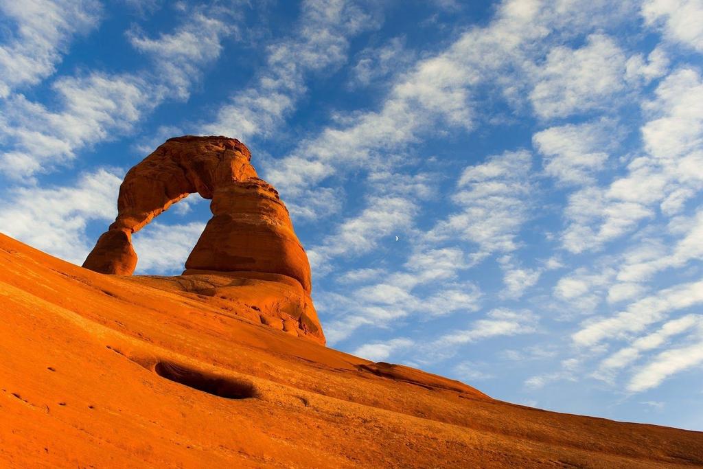 Dreamscapes of the American Southwest Salt Lake City to Las Vegas Day 1: Arches National Park Premium Lodging: The Sorrel River Resort and Spa: Moab, UT We will depart from Salt Lake City at 10 AM