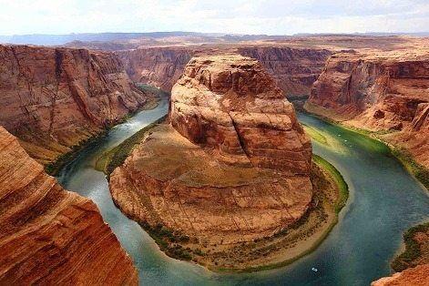 Day 2: Horseshoe Bend, Antelope Canyon, Sunset on Lake Powell Premier Lodging: Lake Powell Resort: Page, AZ This morning we ll rise early for a sought-after sunrise at Horseshoe Bend where guests may