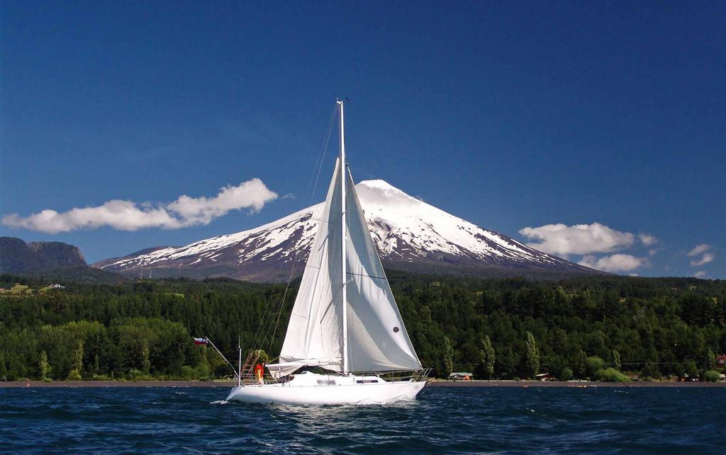 VILLARRICA LAKE SAIL Duration : Half day/app. 1,5 hours. Season : November through March. Difficulty : Low, no sailing experience required.