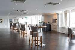 The room benefits from brand new decor and wooden flooring and is the perfect setting for meetings, dinners,