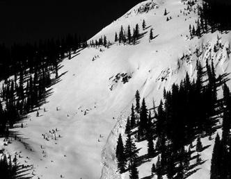 Snow, Weather, and Avalanches 3.6.5 Size The two commonly used avalanche size classification schemes are: Relative to Path and Destructive Force. Both systems use a scale that varies from 1 to 5.