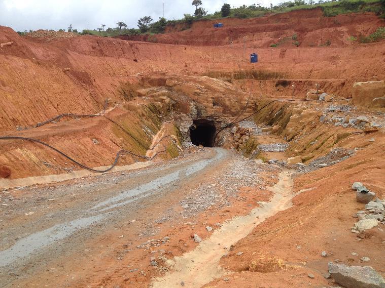 Sao Chico Sao Chico lies some 25km from Palito, is linked by road (open year round) and has a 43-101 compliant mineral resource of 100koz at >26g/t.
