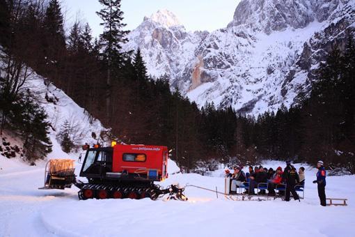 Drugo: Sankaška proga v Krnici je edina proga v Sloveniji, kjer je prevoz organiziran s prirejenimi teptalci snega.
