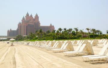 4. Atlantis Hotel Atlantis is the majestic resort in Dubai situated on the Palm, a man-made island that has captured the world s imagination with its magnificent scale and ingenuity.