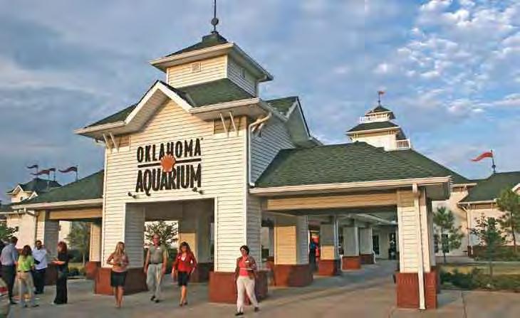 Play in Tulsa Other Attractions With its rolling green hills, sprawling lakes filled with game fish, and tranquil rivers meandering through gorgeous countryside, northeast Oklahoma offers amazing