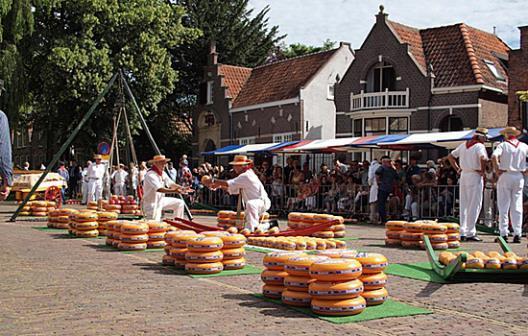 This morning meet your guide at 9:00am to explore a bit of the Dutch countryside. Start with a visit to a traditional local farm near Amsterdam.