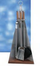3 Wood handled tools Height: 730 mm, Weight: 4.1 kg 142.00 ex Vat 170.