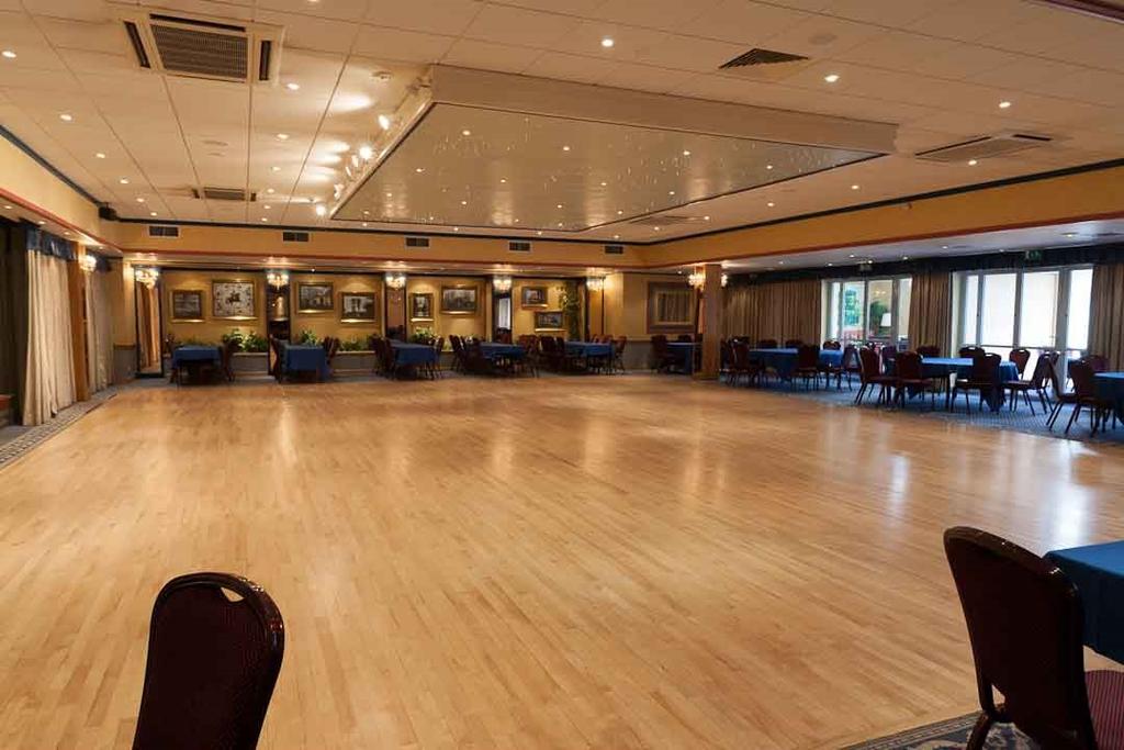 Lincoln Ballroom and Restaurant Washington Ballroom Washington Ballroom The hotel s 64 bedrooms are situated on just two floors with ten rooms on the ground floor and a lift and 4 staircases to the
