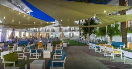HOTEL EIX 4* (Puerto de Alcudia) - ADULTS ONLY - Only 2 minutes walk from the beach and 1,3Km from the center of Alcudia.