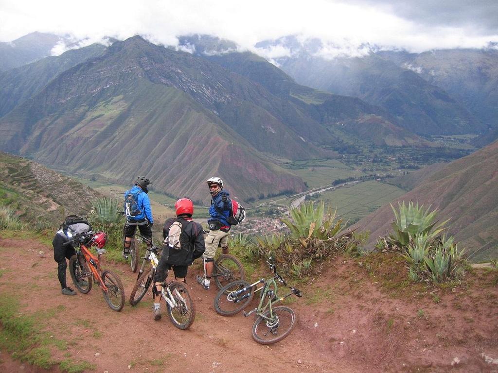 In a program already tested by Richie Schley and Matt Hunter in person, discover the magical scenery and the extremely friendly population along the most beautiful trails in Peru over a
