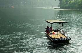 cruise will take you to enjoy the spectacular scenery of verdant mountains, towering karst peaks, water sights, grotesque