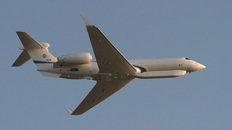 7 THE RAAF S NEW SPY-PLANES (Courtesy of The Weekend Australian) Earlier this year, the US government gave in-principle approval for Australia to purchase up to five Gulfstream G550 modified
