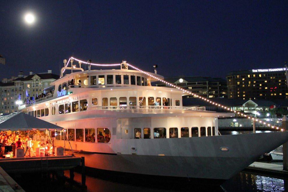 crimson tide CHAMPIONSHIP YACHT CRUISE January 8 12:00PM- 2:00PM Yacht StarShip offers Florida s largest fleet of dining yachts along with award winning service.