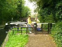 The barrier between the towpath and Valley Park needs removing for this to be useful.