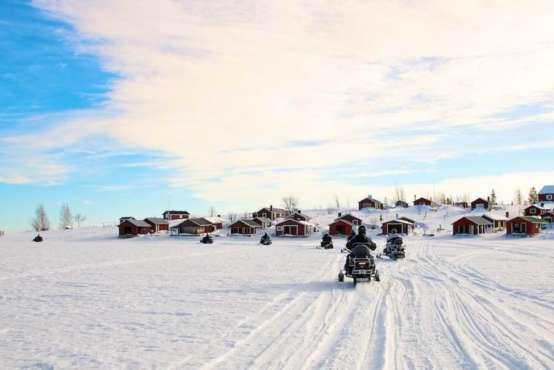 able to do one of the best snowmobile trips in Lapland, a unique 4 hour adventure, on the frozen seas in the Luleå Archipelago!