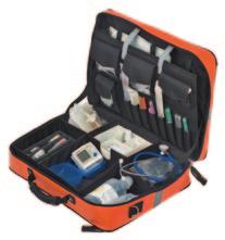 45 4 front pockets with Velcro closing 3 transparent front pockets and Velcro closing Separate compartment for documents 8 pockets with slit for catheters 5 open compartments, 1 including adjustable