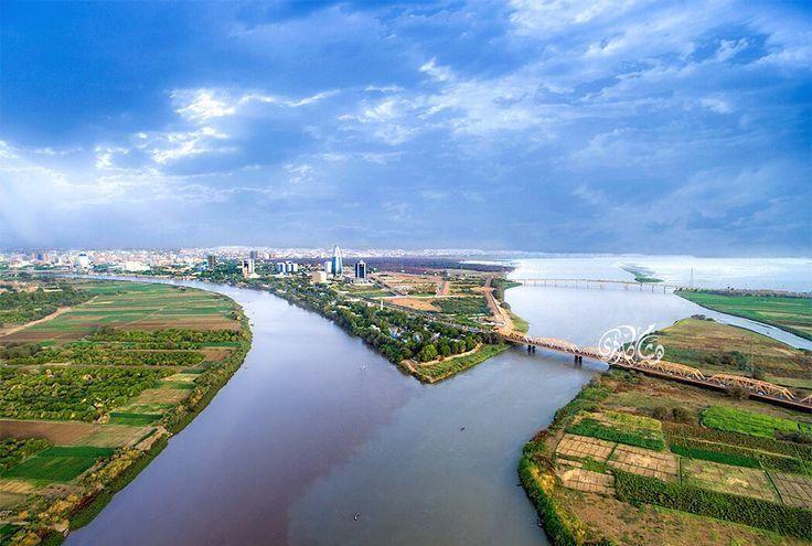 Sudan s Waterways The Blue and White Nile Rivers becomes one at Khartoum. The White Nile starts in the swampy Sud area of South Sudan.