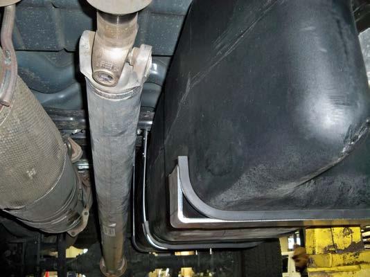 15) Installation of front support on tank