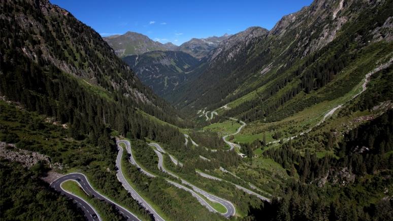 At around 25km in length, the Silvretta High Alpine Road is a dizzying series of corners and hairpins connecting the Paznauntal Valley in Tirol with the Montafon region in the neighbouring province