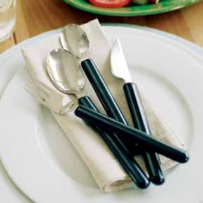 Etac Light cutlery, thin handles The thin handles allow a comfortable grip between the fingers.