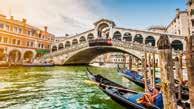 Guests can transfer from Venice Airport by water taxi directly to the Palace
