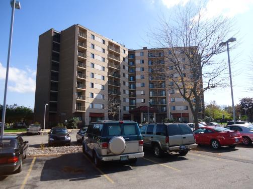 Maplewood Manor 158 Units Population: Approximately 200 people Average Resident Income: